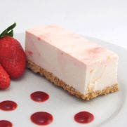 Coolhull Strawberry Cheesecake Traybake 44x90 GM